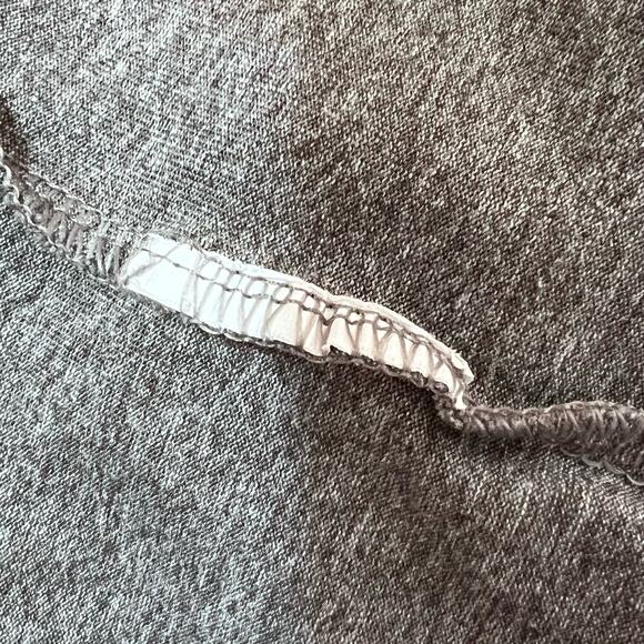 Nike Boys Shirt Size 7 Gray Black Dri-FIT Athletic Tee Large Swoosh Logo Sporty - Picture 6 of 6